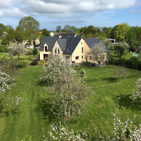 トレシー・シュル・メール ル クロ デ ポミエ Bed & Breakfast エクステリア 写真